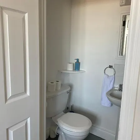Quay Lodge *